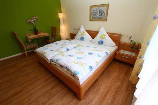 Double Room with Mountain View