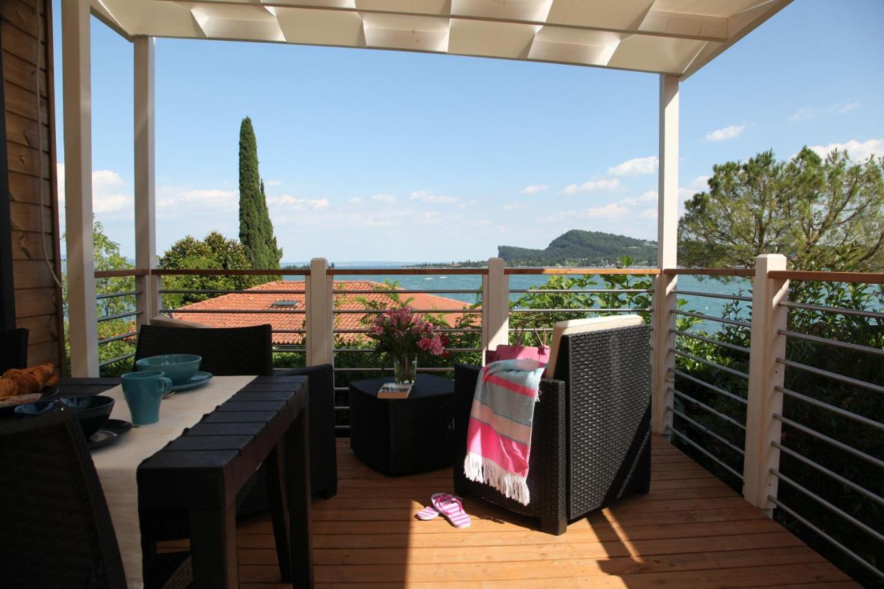 Mobile Home Prestige with Lake View (Pets not Allowed)