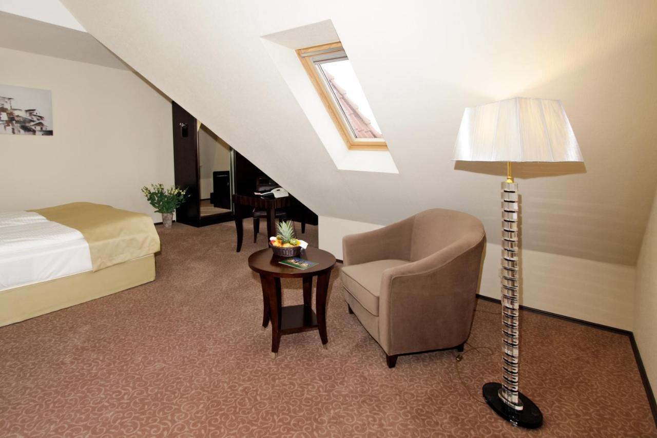 Large Single Room,1747141939:JPEG