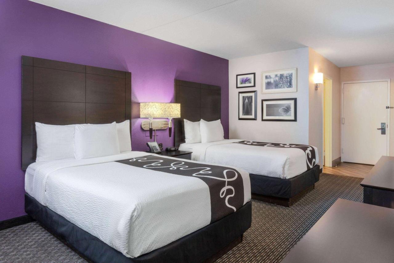 Double Room with Two Double Beds or Two Queen Beds - Non-Smoking,1435761958:JPEG