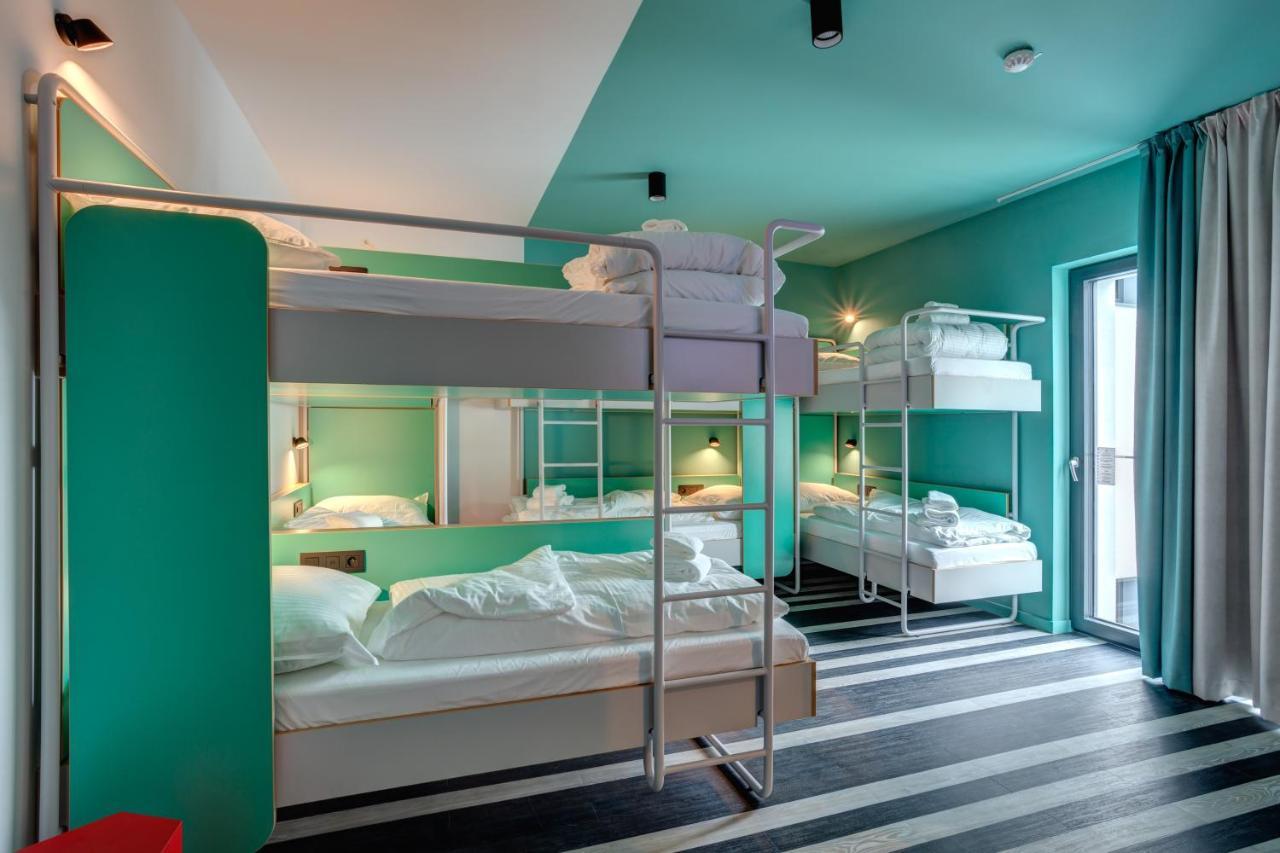 Bed 8-Bed Mixed Dormitory Room