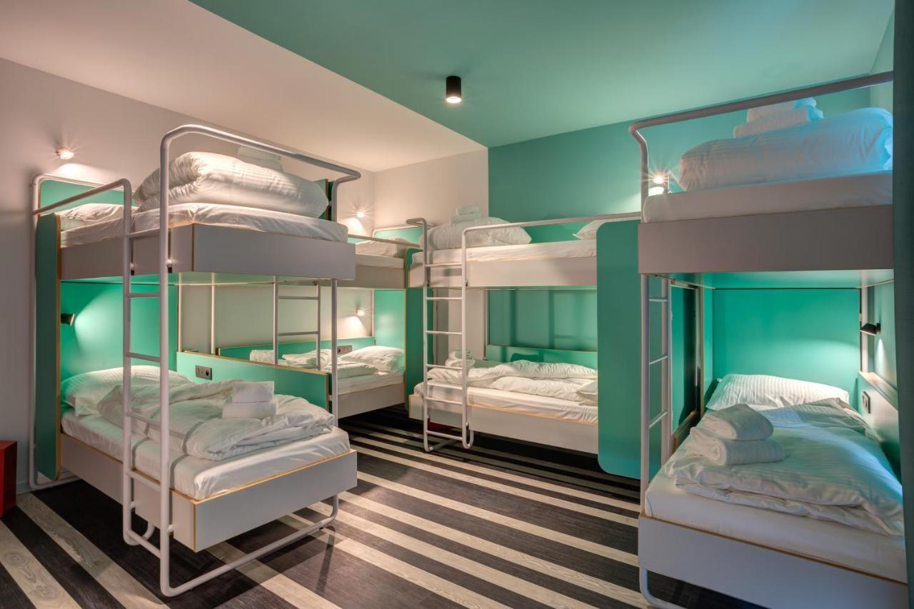 Bed 8-Bed Mixed Dormitory Room