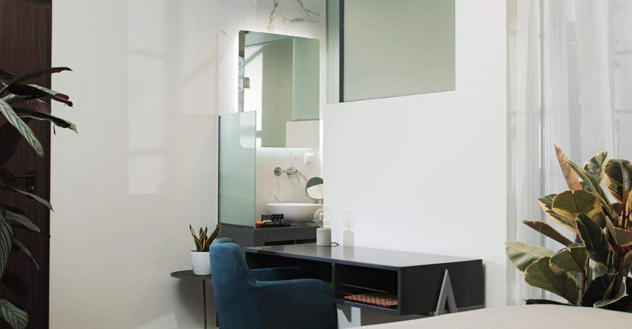 Standard Double Room with Internal Atrium View,1036334827:JPEG