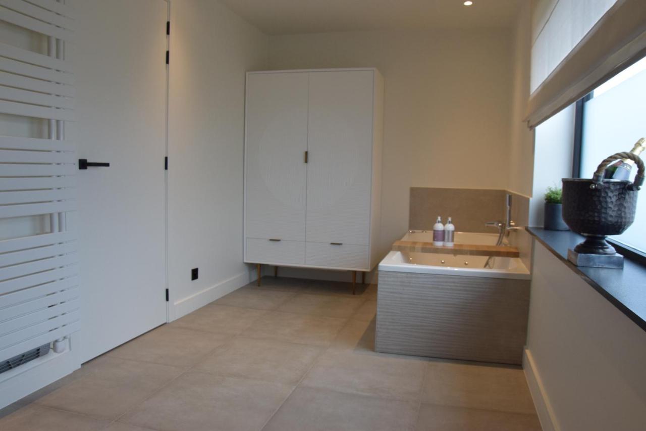 King Room with Spa Bath,1036855825:JPEG