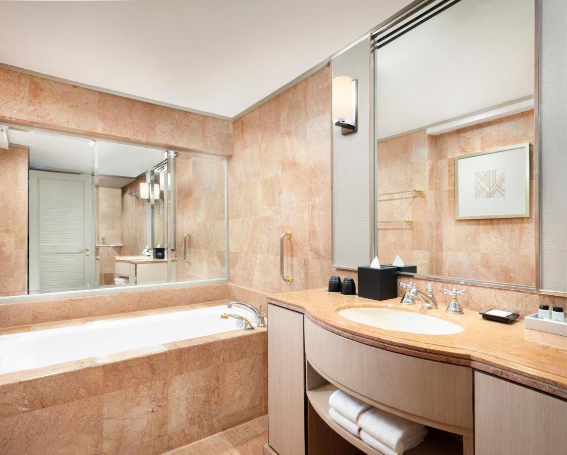 2 Twin or Single Beds City View Club Lounge Access Room,1542397591:JPEG