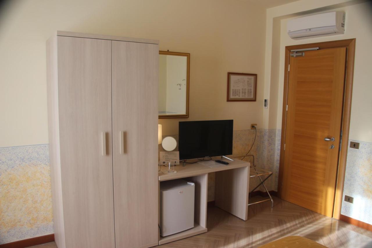 Dreibettzimmer mit Balkon