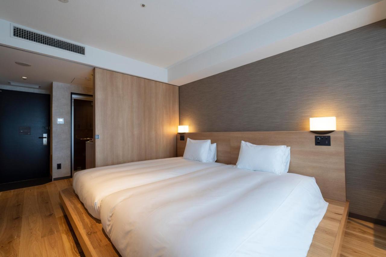 Wood Flat Twin Room and Fixed Window with Shower - Non Smoking