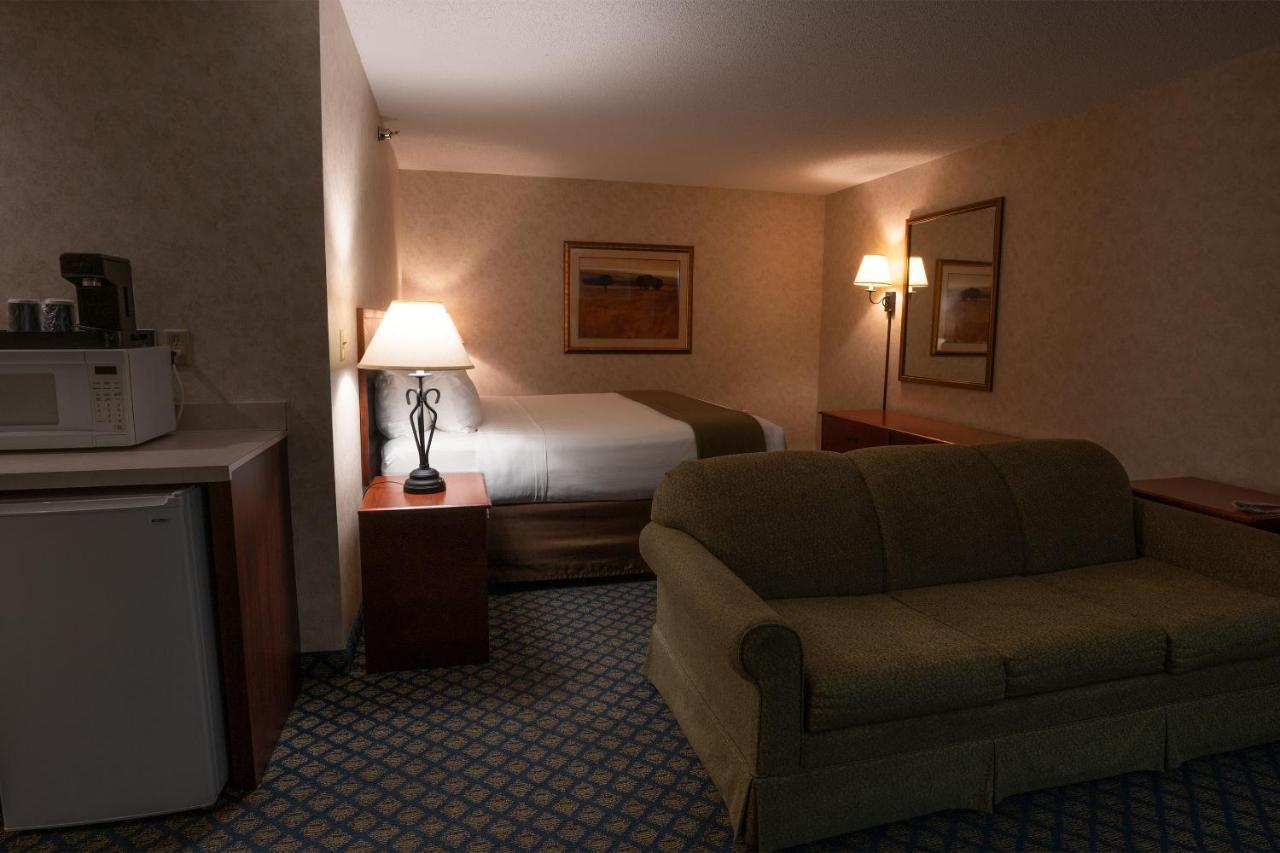 Deluxe King Suite