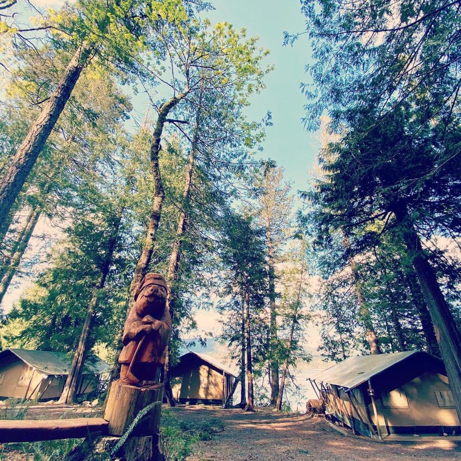 Cliffside Glamping Tent Bunkbeds