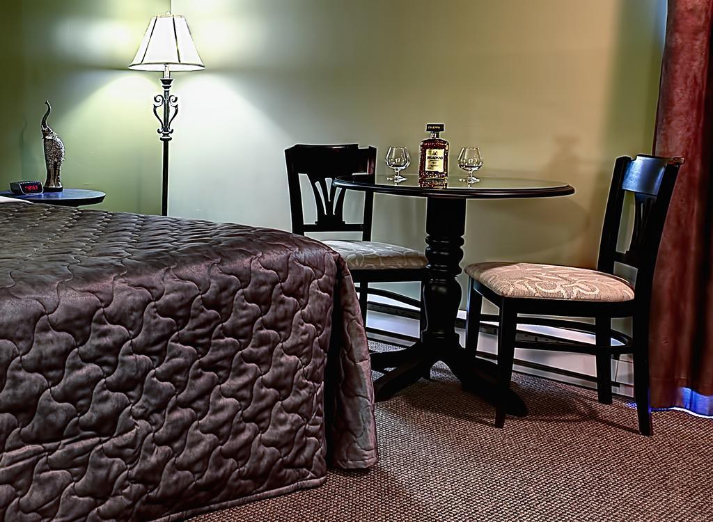 Queen Room,109275507:JPEG