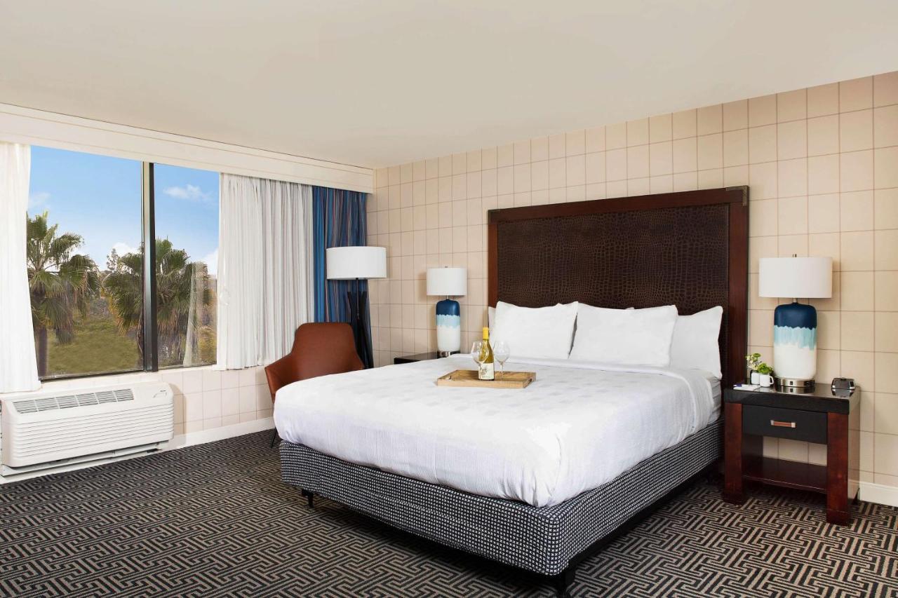 King Room - North Tower,1275946492:JPEG