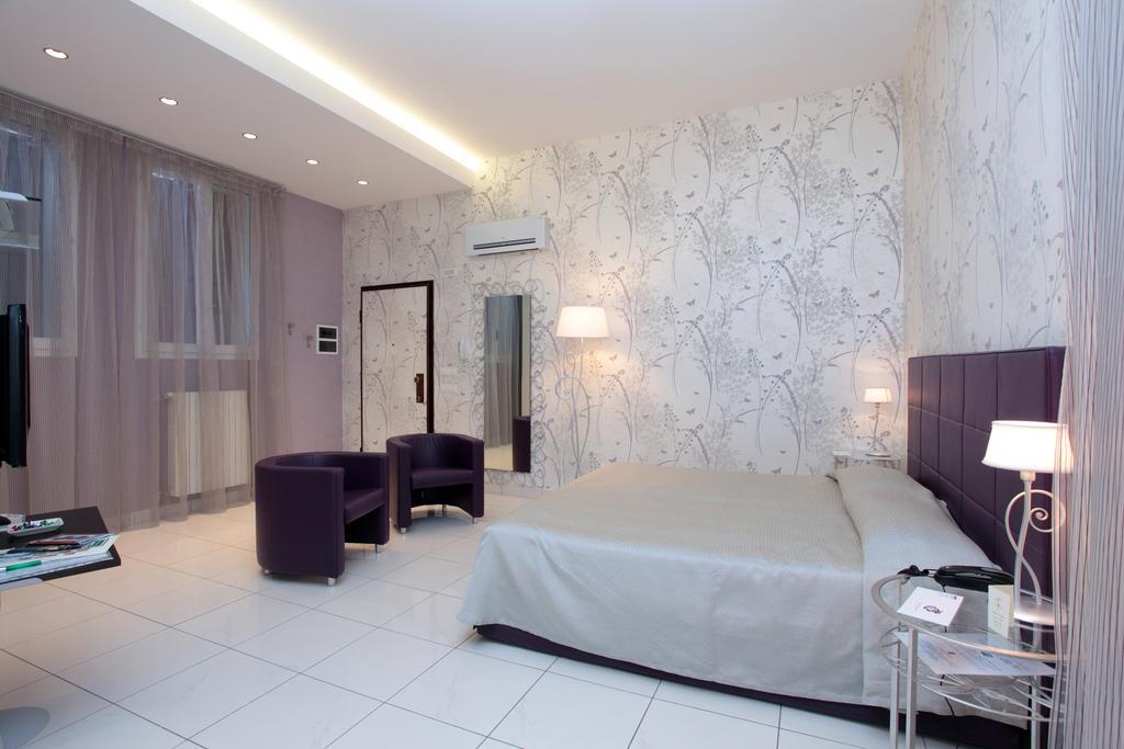 Studio (2 Adults) - Annex,682161471:JPEG