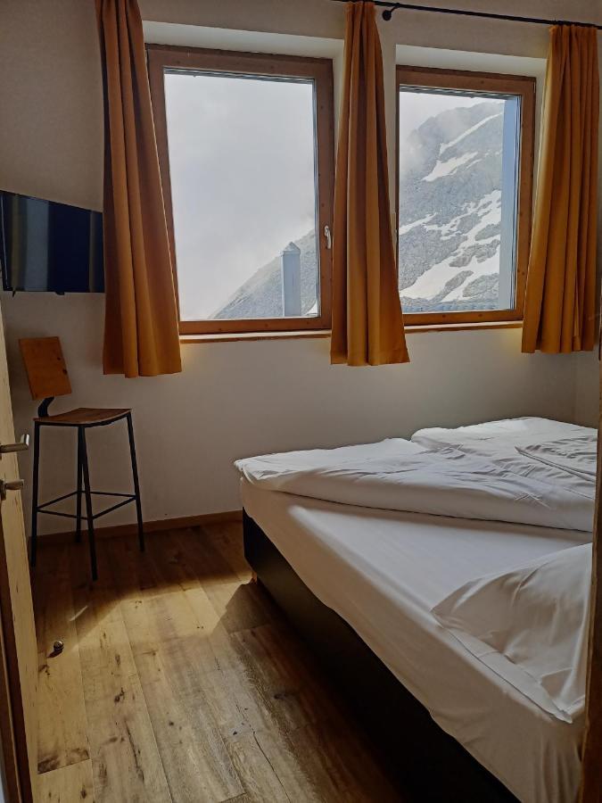 Double or Twin Room Mountain View