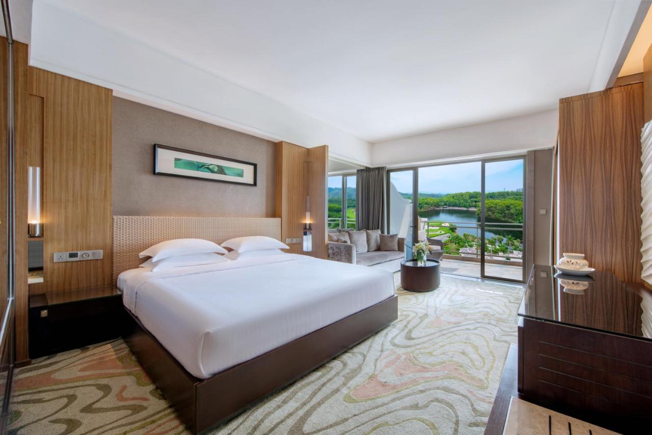 Grande Premiere King Room Lake View