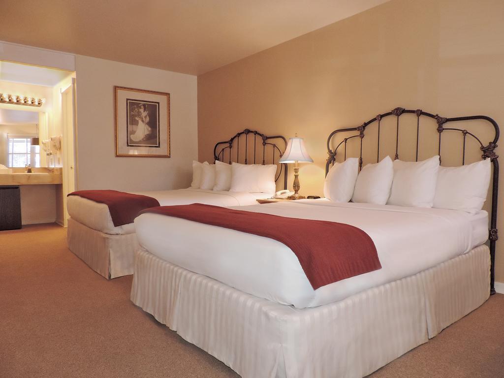 Classic Two Queen Bed,706452829:JPEG