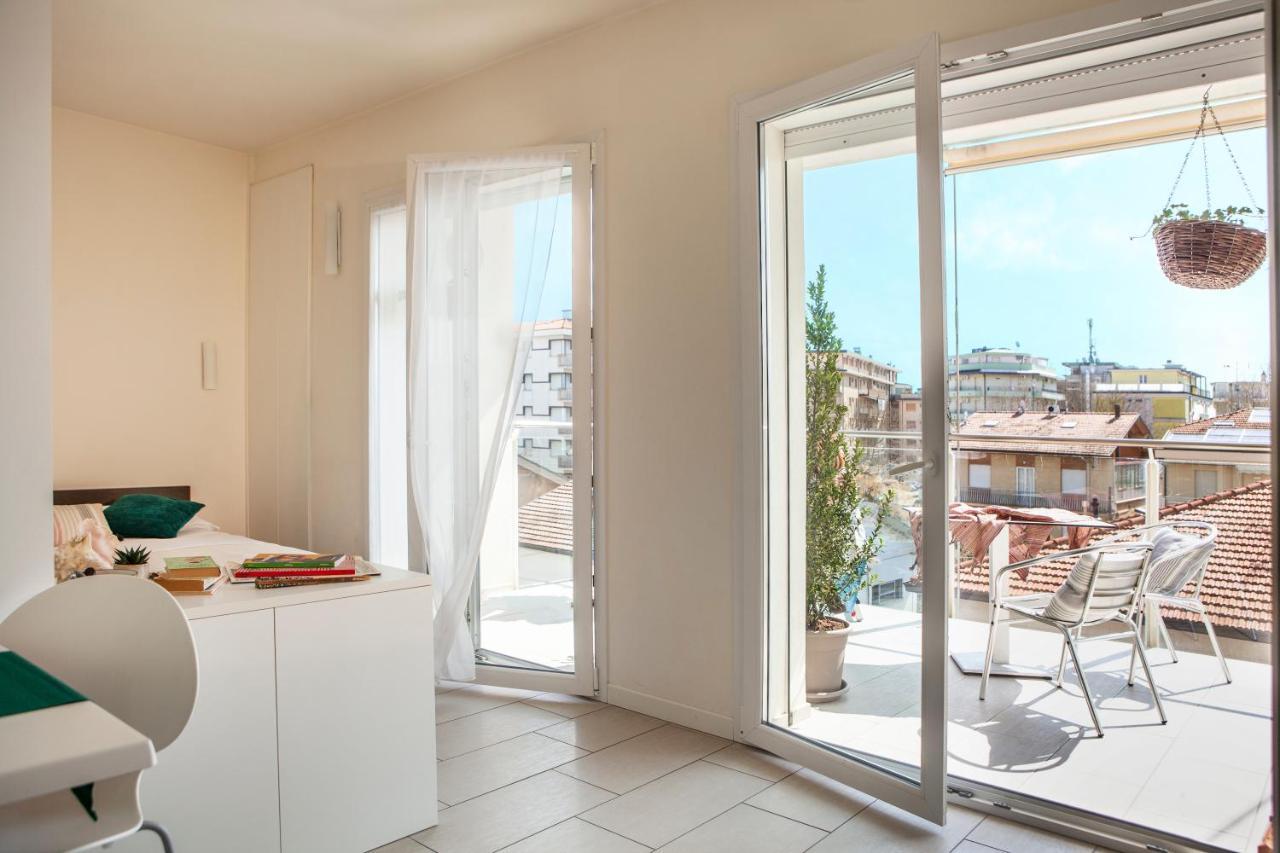 Studio Balcony