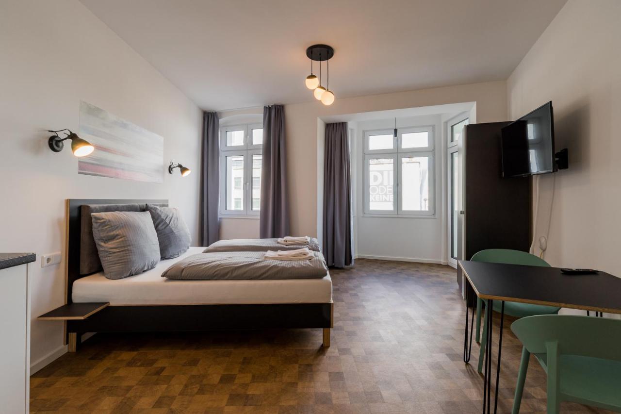 Studio für 3 Personen