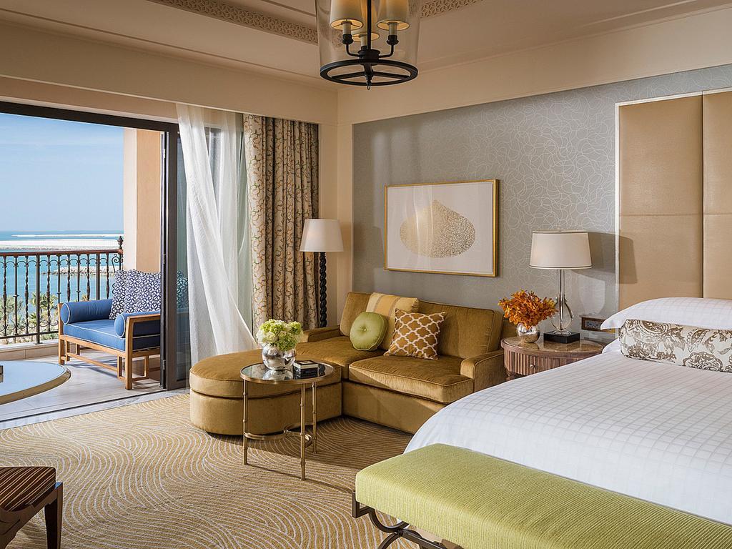 Premier Sea View Room King Bed
