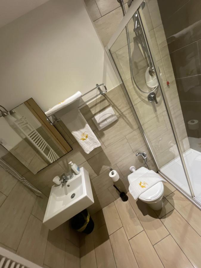 Single Room Private Bathroom