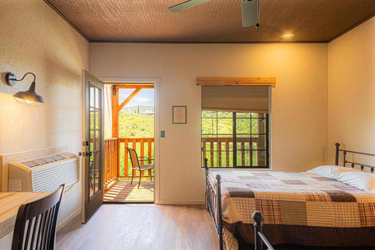 Cabin 1 Two Full Beds Private Bathroom & Balcony