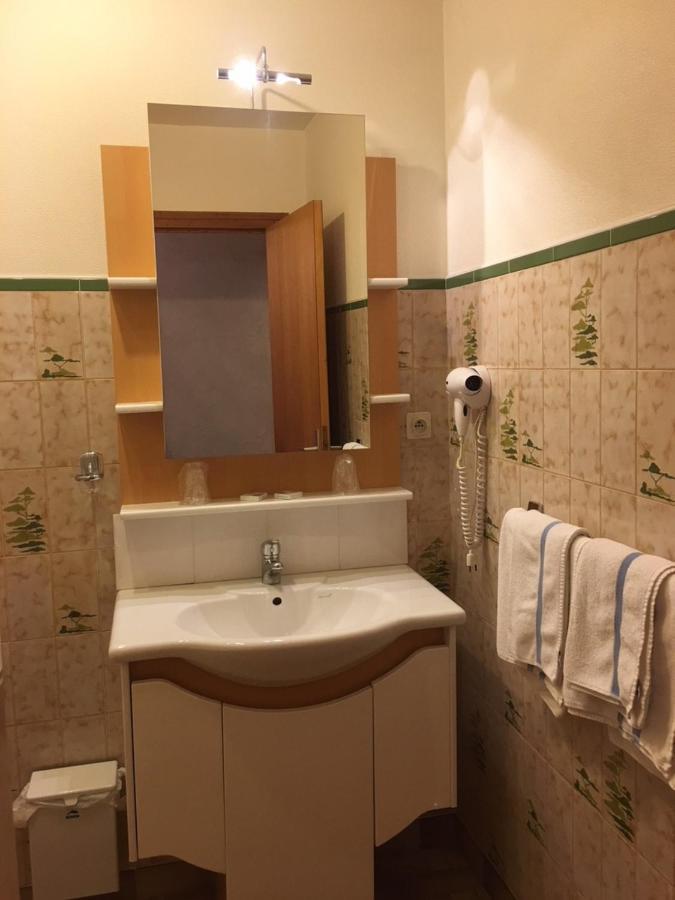 Double or Twin Room Bath