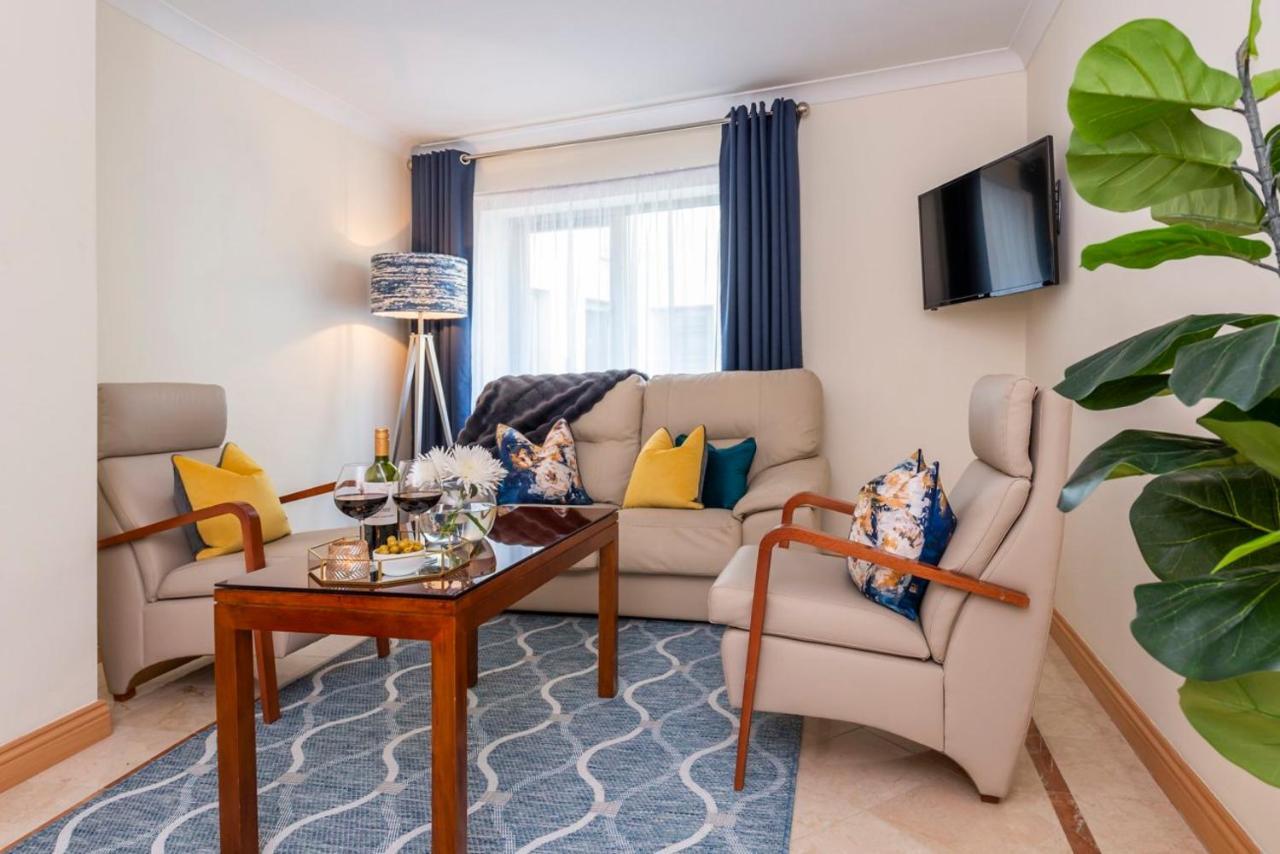 One-Bedroom Apartment,1162844994:JPEG