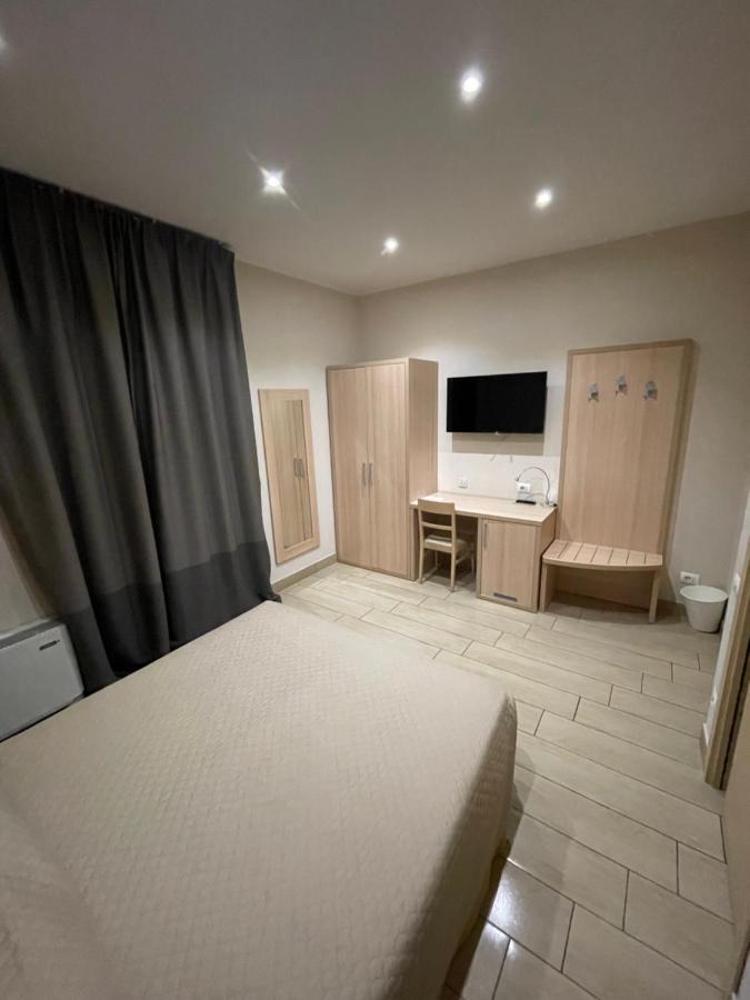 Double or Twin Room Private Bathroom