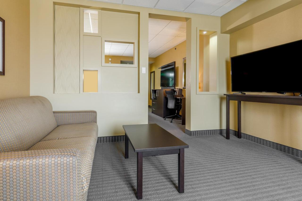 Junior King Suite Non-Smoking