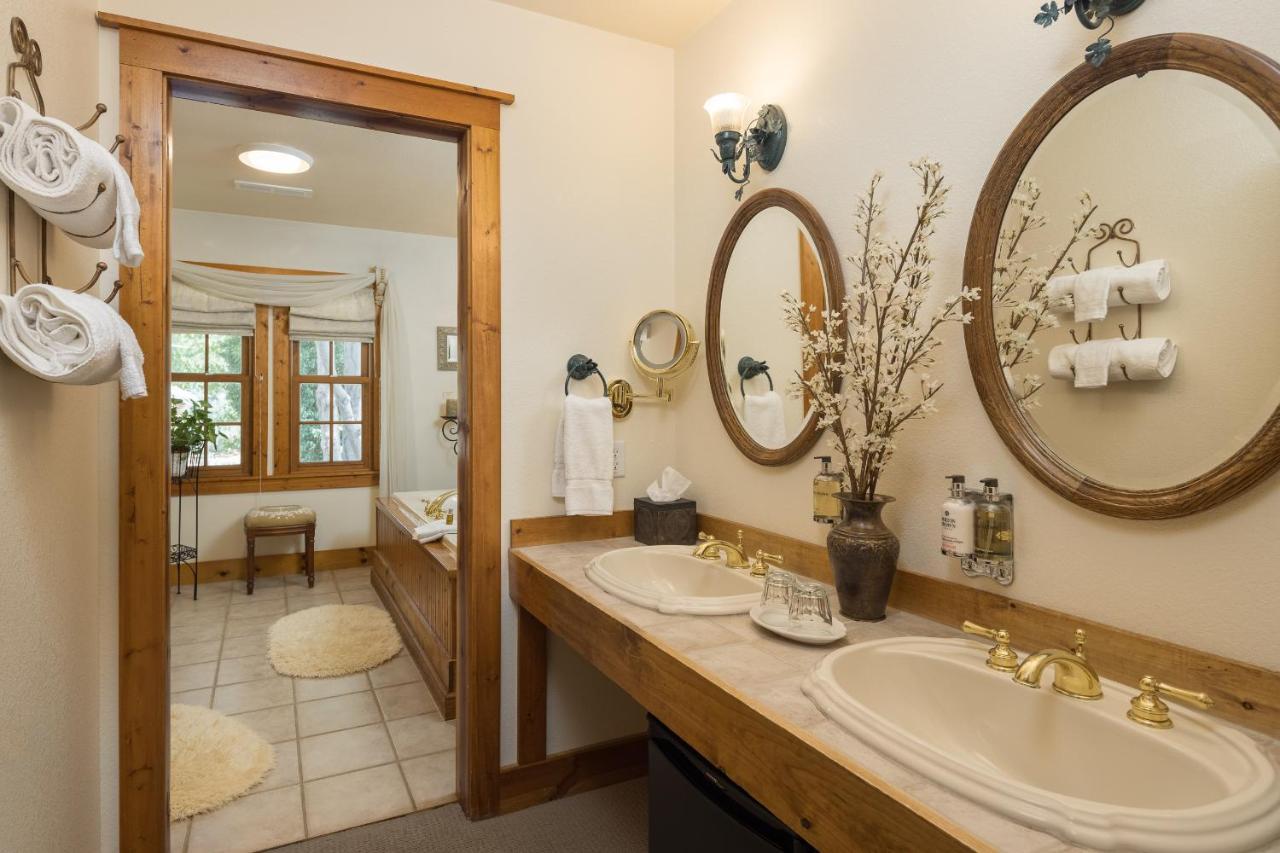 Queen Room Spa Bath