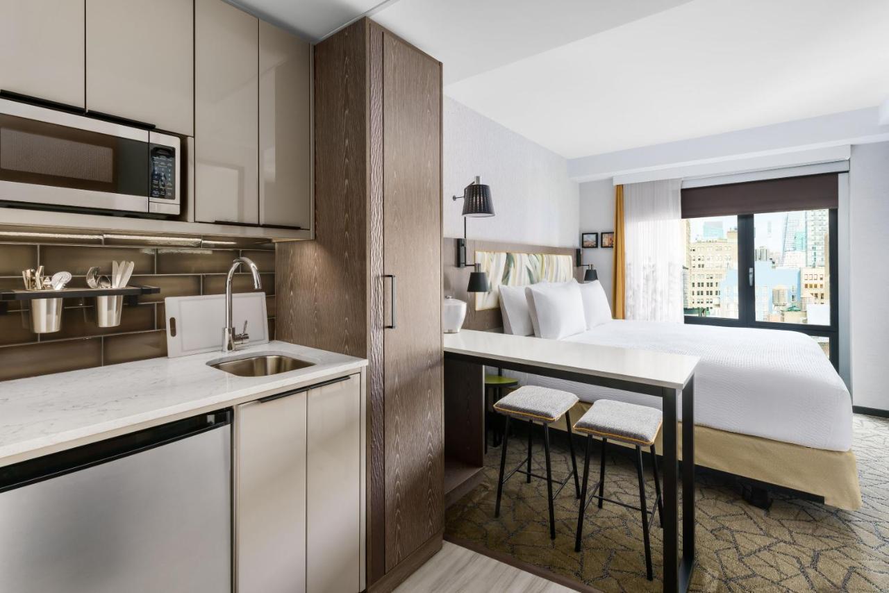 Estudio con minizona de cocina y vistas a la ciudad - 1 cama extragrande