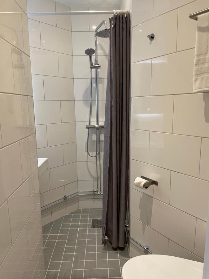 Double Room Bathroom