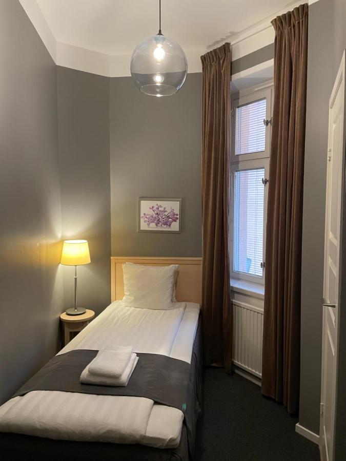 Single Room Bathroom,1186352116:JPEG