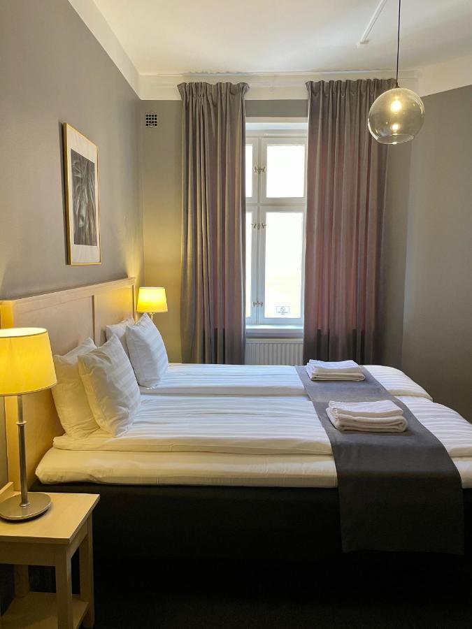 Double Room Bathroom