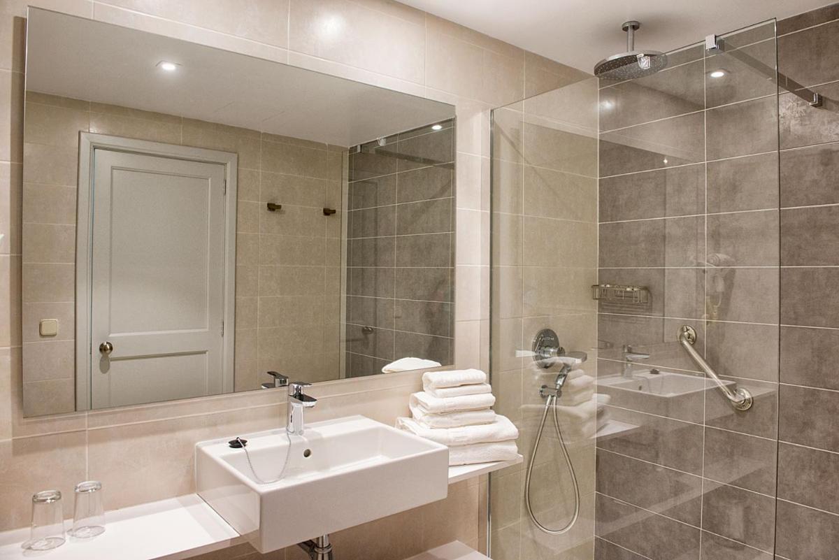 Grande Chambre Simple