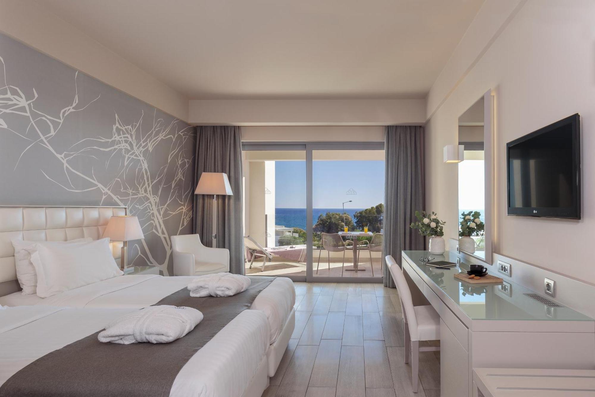 Deluxe Triple Room Sea View