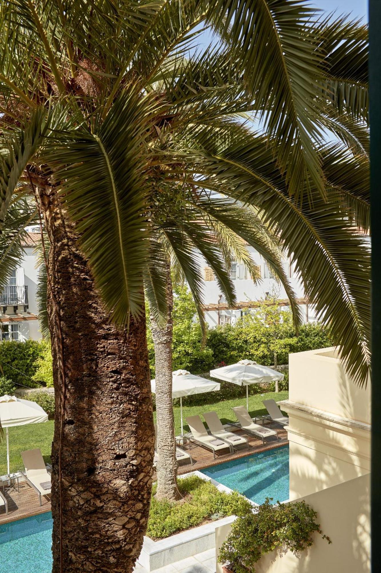 Deluxe Double Room Garden View