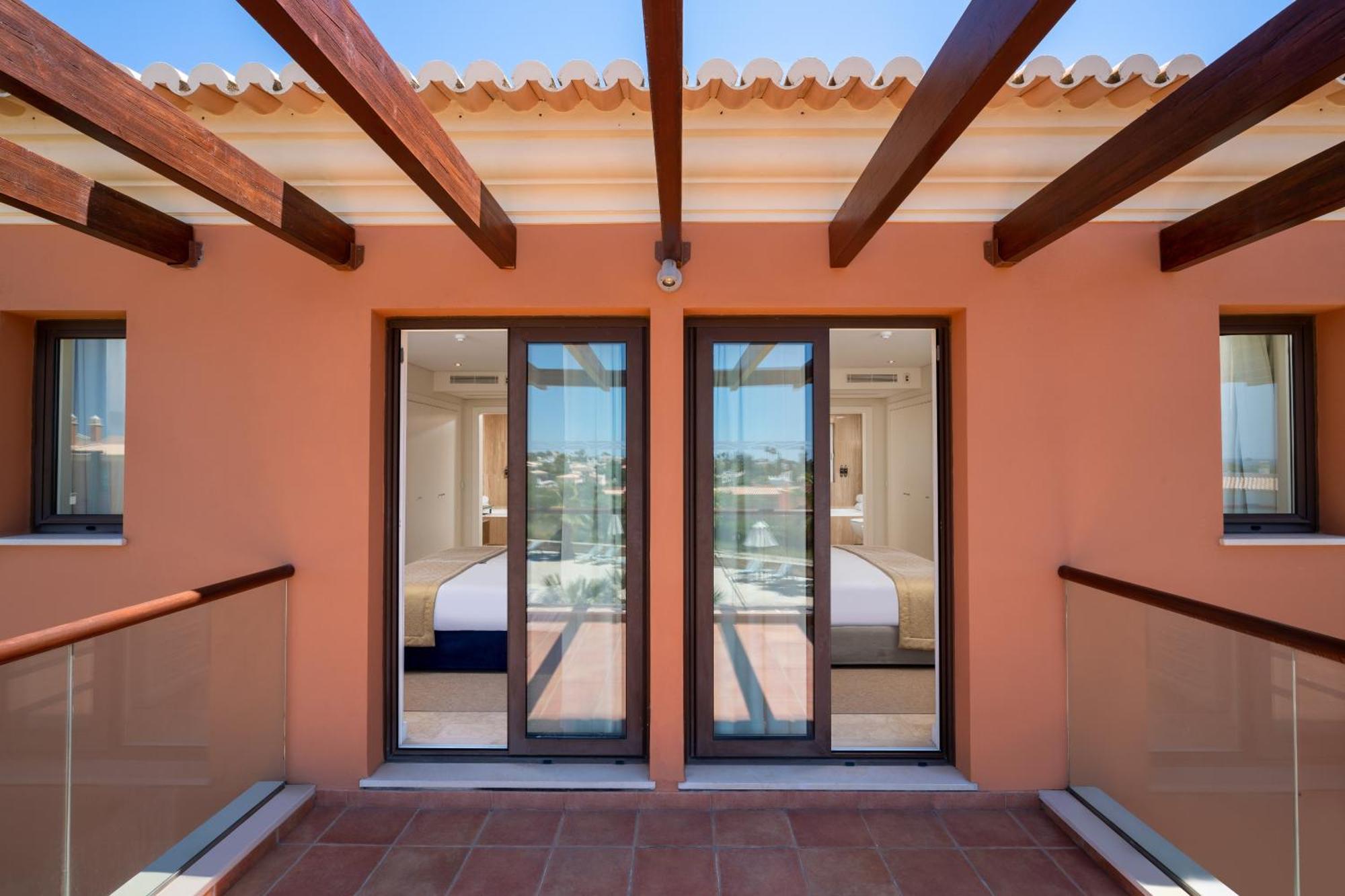 Casa Geminada Luxo de 2 Quartos