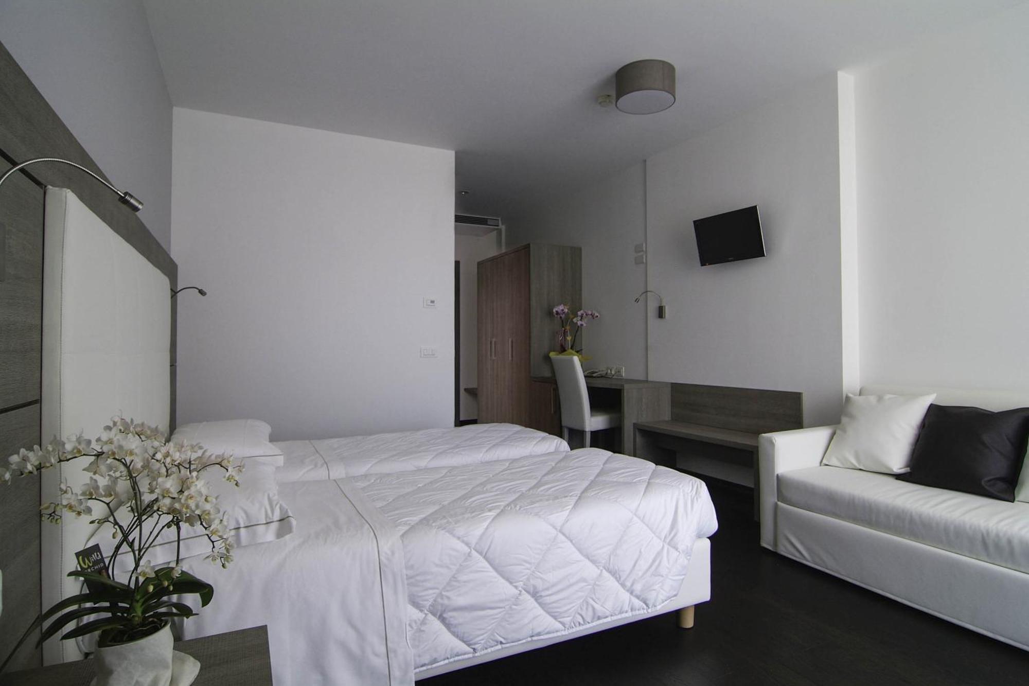 Deluxe Double or Twin Room,1209767791:JPEG