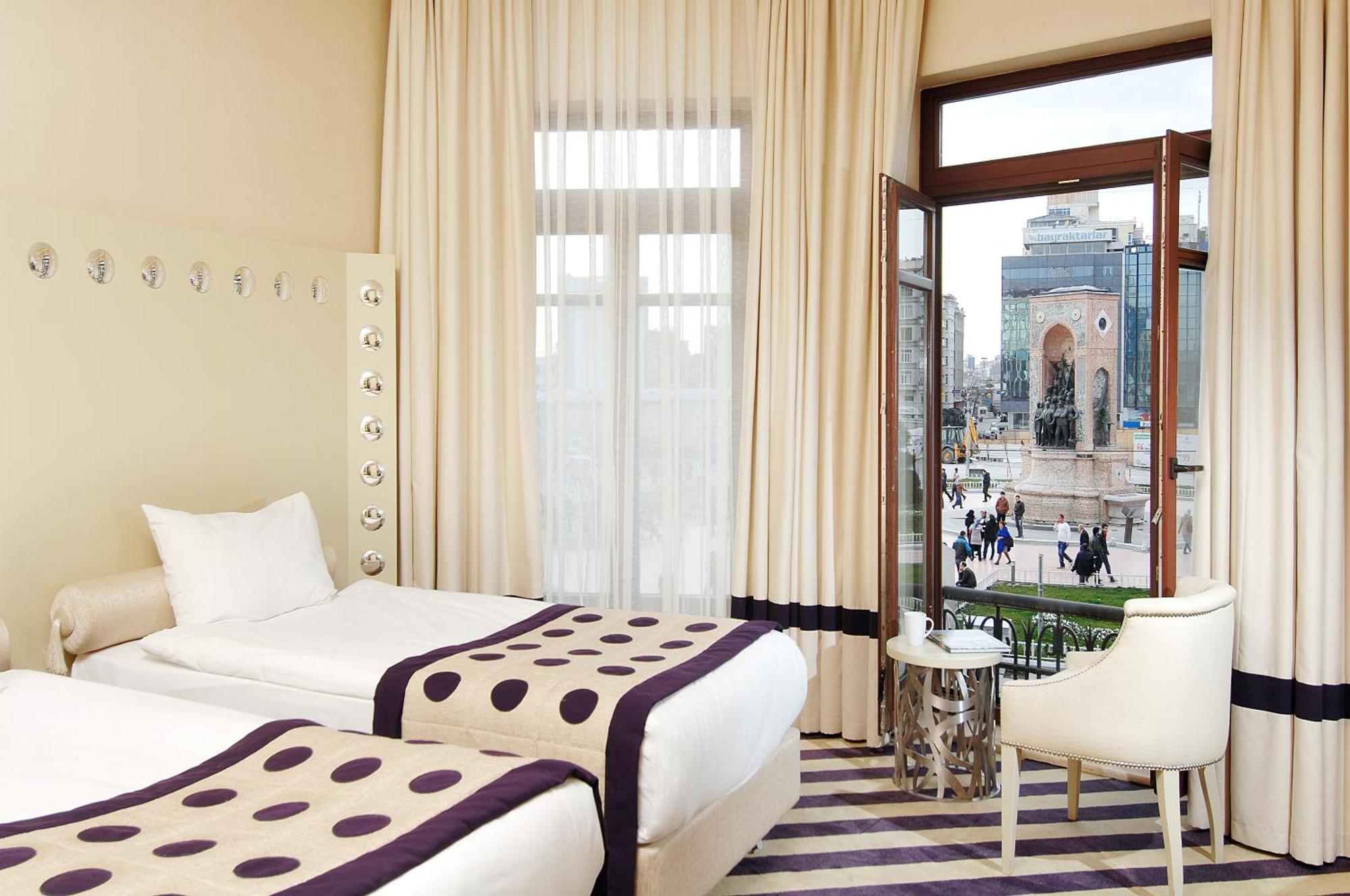 Superior Double or Twin Room Square View