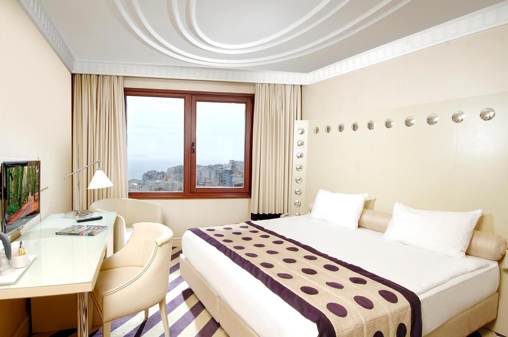 Double or Twin Room Sea View