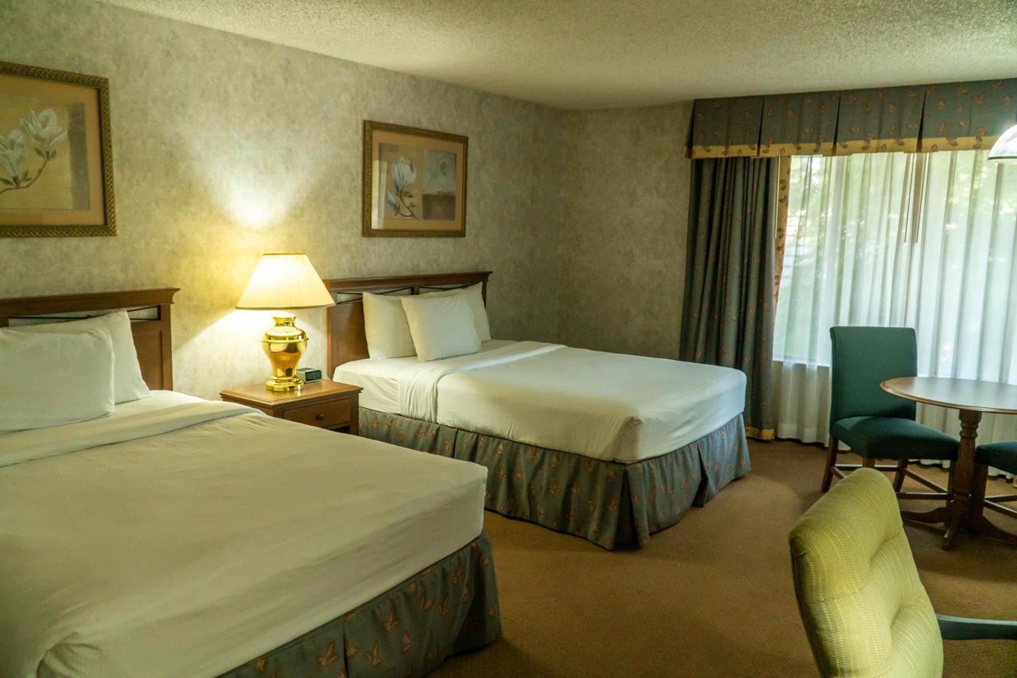 Queen Room Two Queen Beds