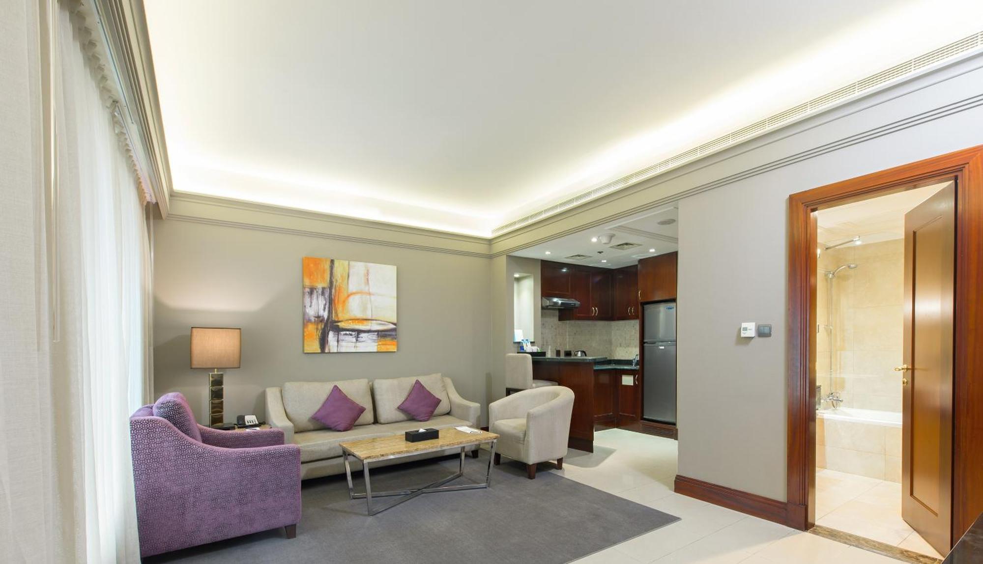 Deluxe One Bedroom Suite