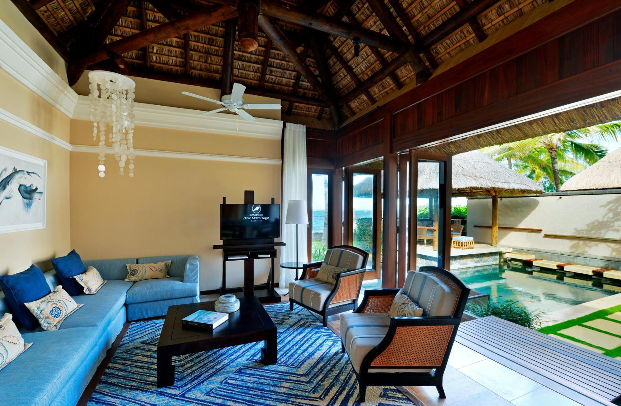 Villa de 2 dormitorios con piscina y vistas al jardín