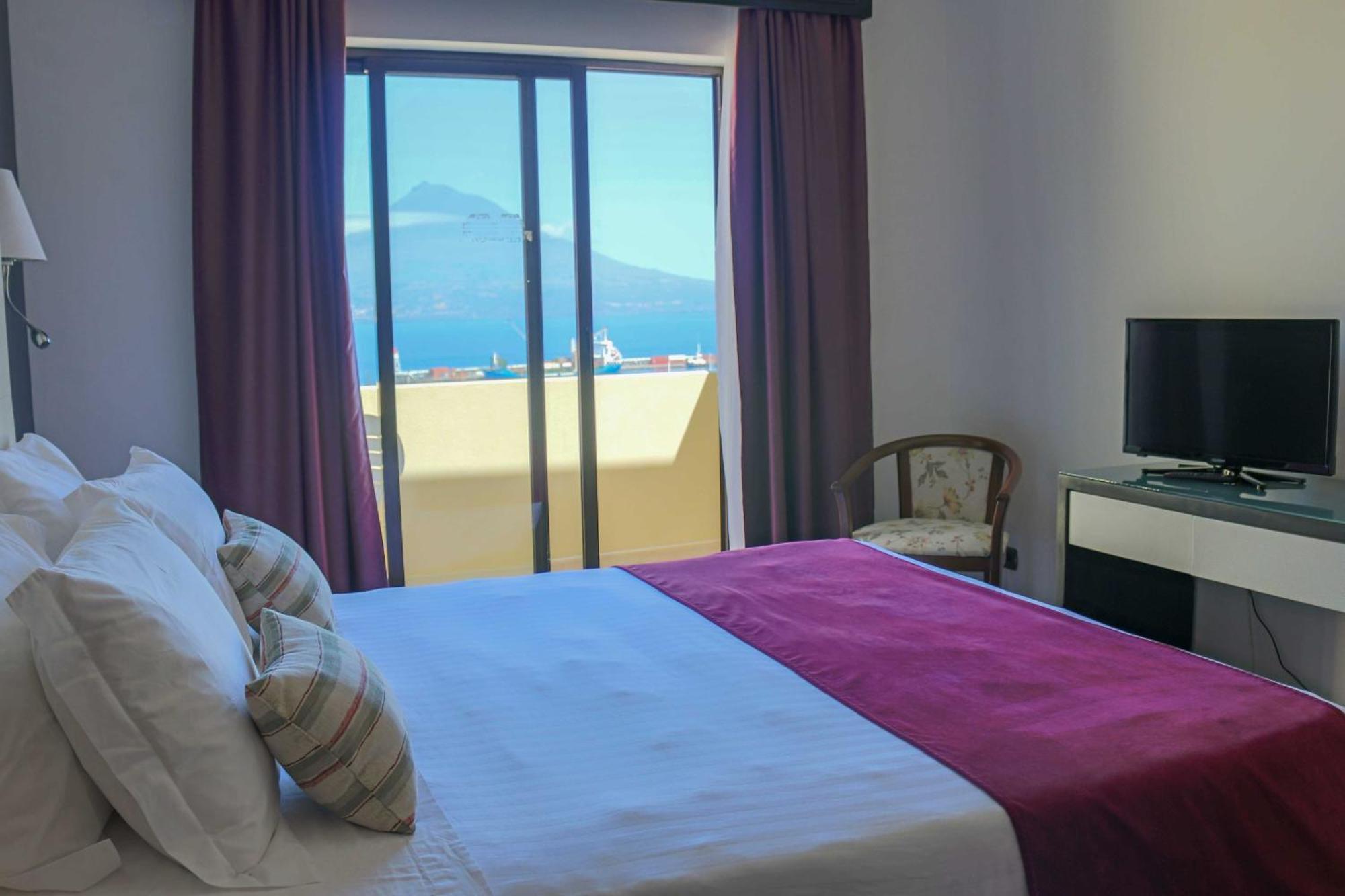 Double or Twin Room Garden View