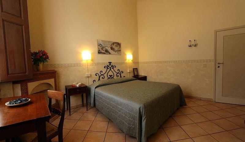 Double Room with Private Shower and Shared Toilet,1559596642:JPEG
