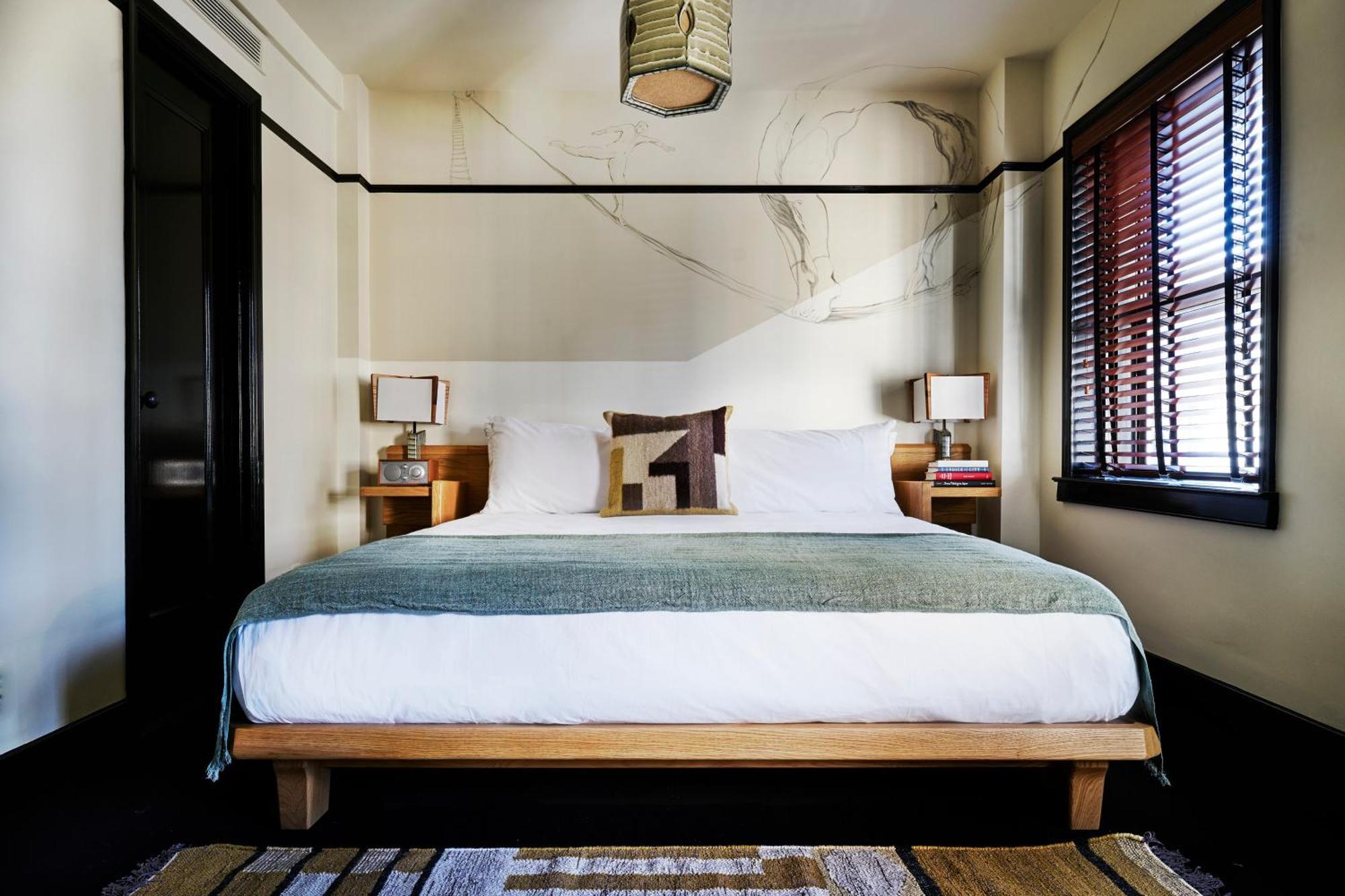 Premium Kingsize Bed