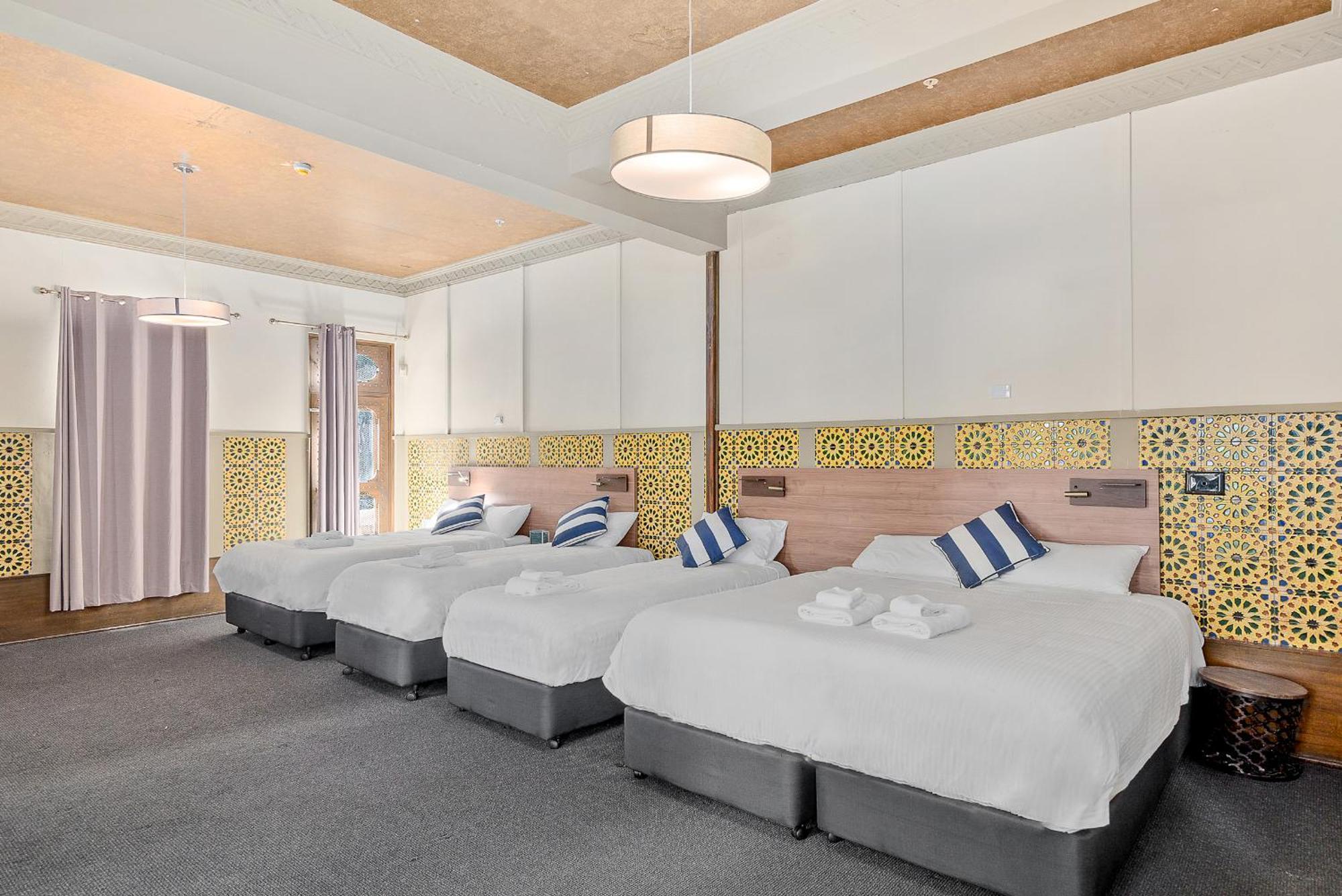Deluxe Family Room