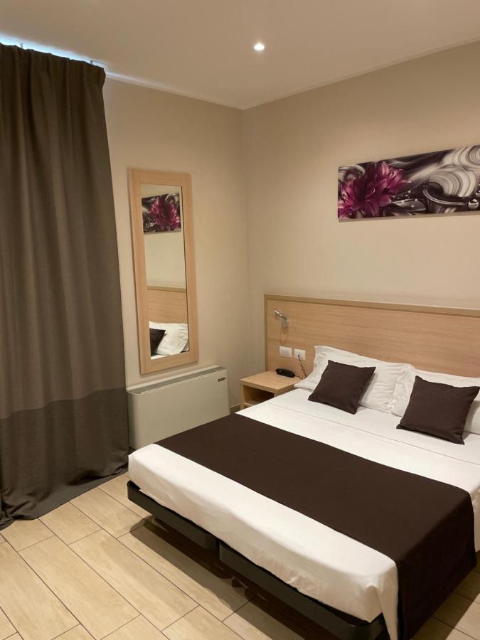 Double or Twin Room Private Bathroom