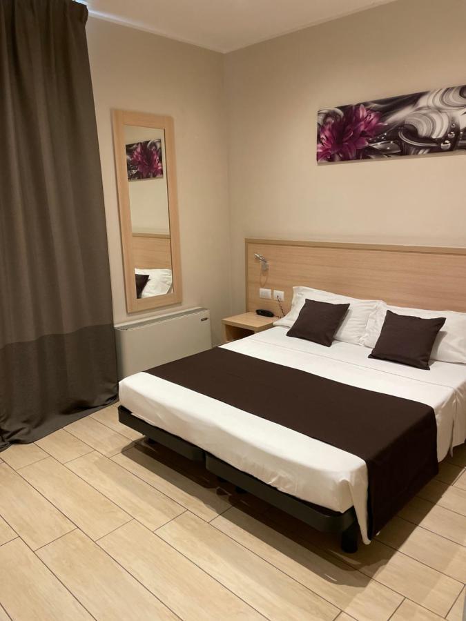 Double or Twin Room Private Bathroom