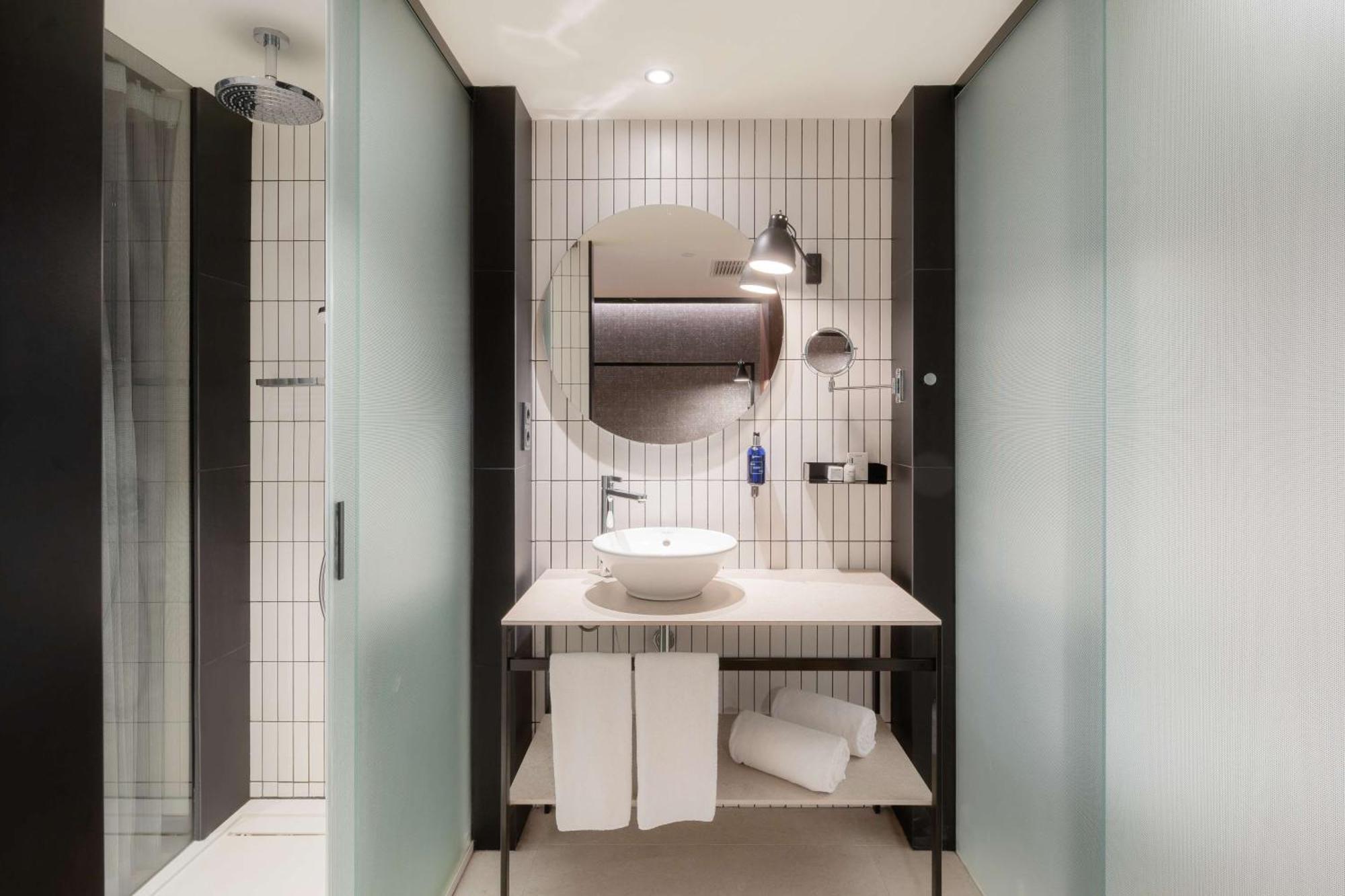 Standard Room - Interior Facing,1443920647:JPEG